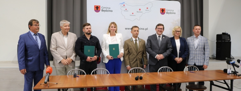 Podpisanie umowy- Fundusz Sprawiedliwości i Fundusz Leśny Gmina Będzino 17.08.2023